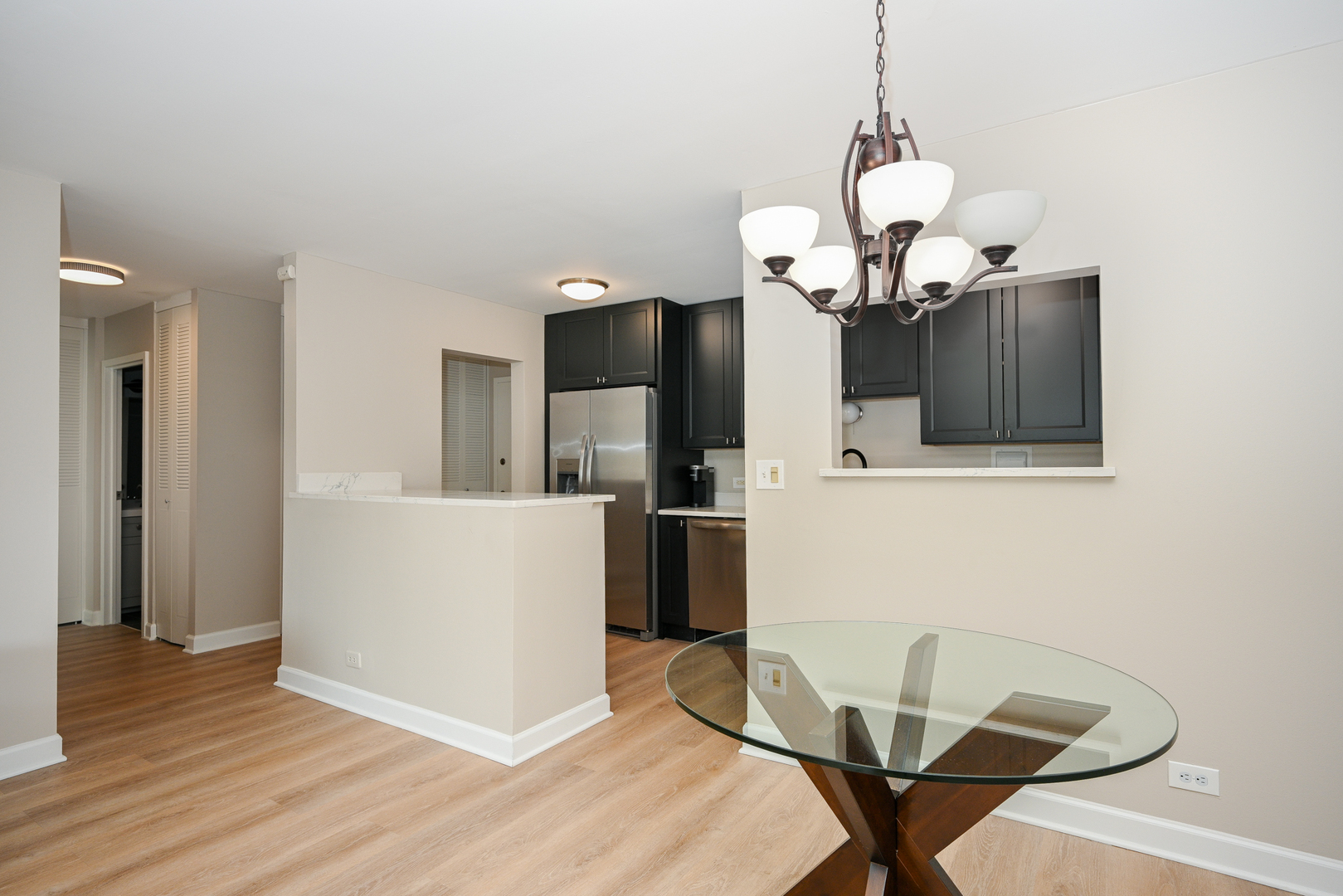 2222 S Stewart Avenue #3D, Lombard, IL 60148