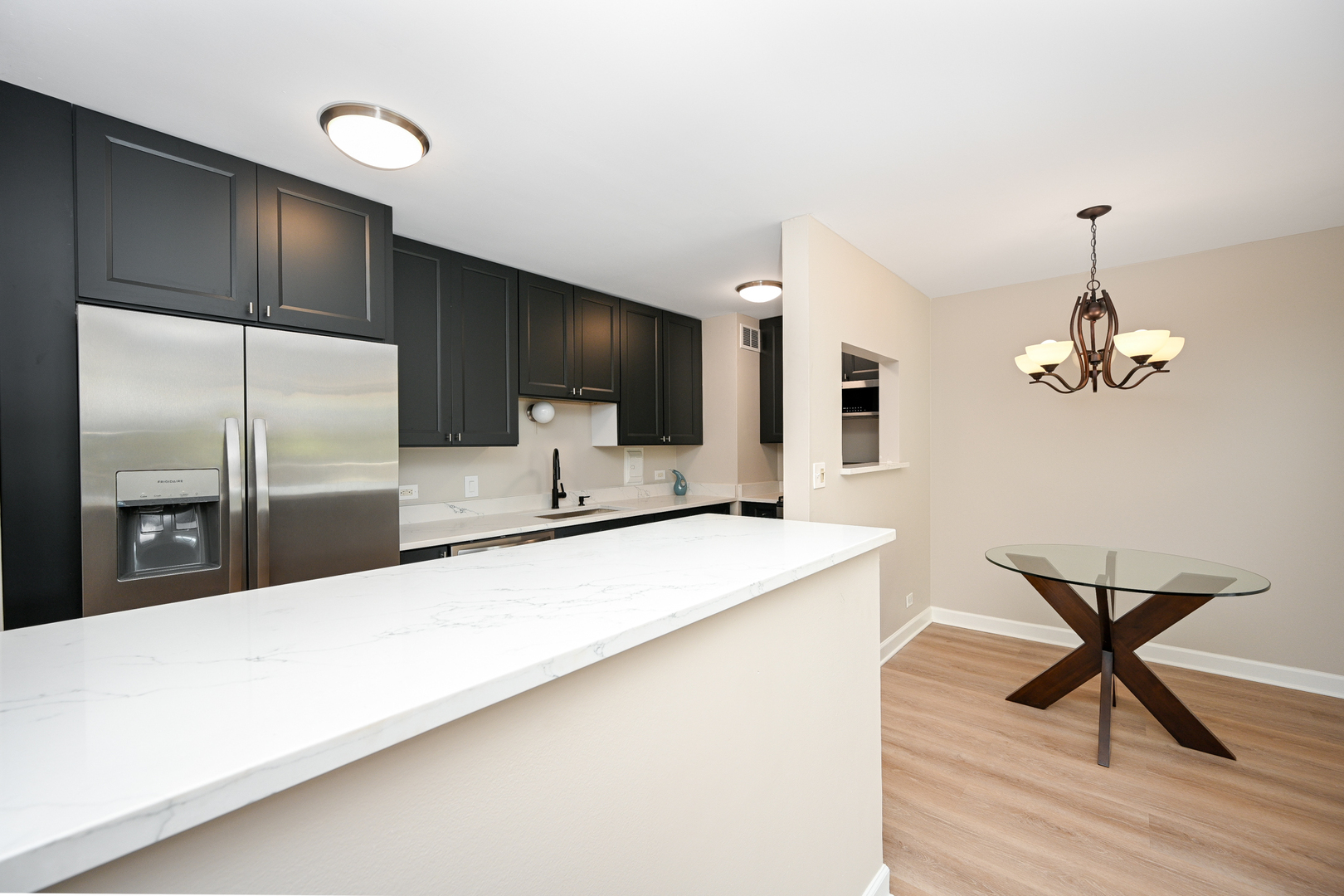 2222 S Stewart Avenue #3D, Lombard, IL 60148