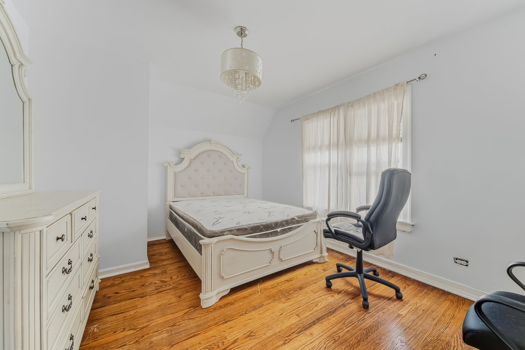 12552 Highland Avenue, Blue Island, IL 60406