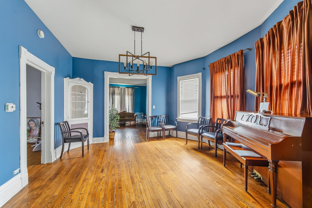 12552 Highland Avenue, Blue Island, IL 60406