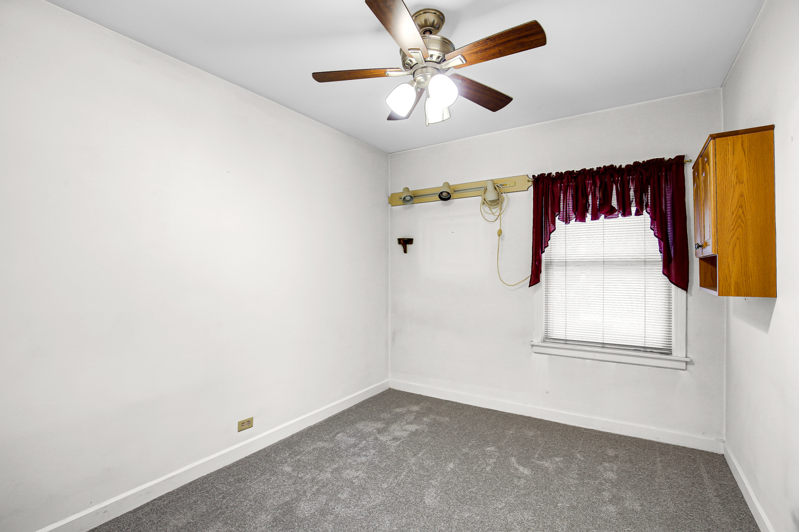 4320 W 99th Place, Oak Lawn, IL 60453