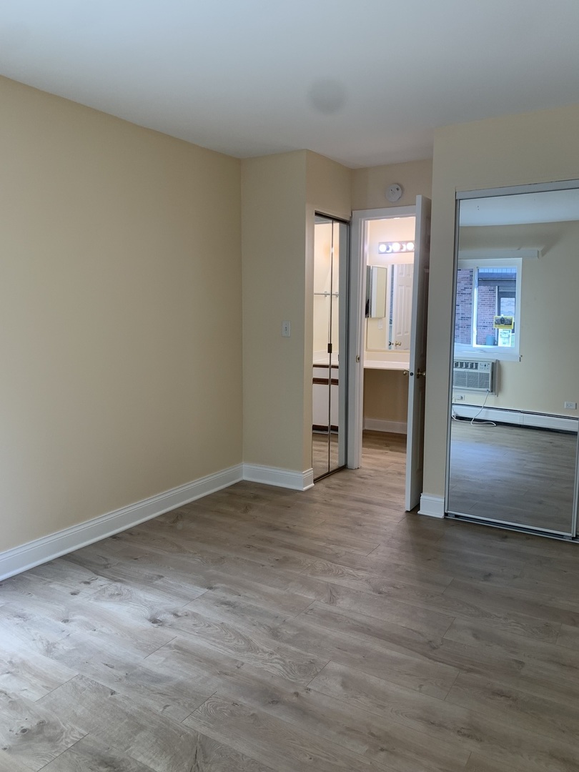 1813 Hemlock Place #107, Schaumburg, IL 60173