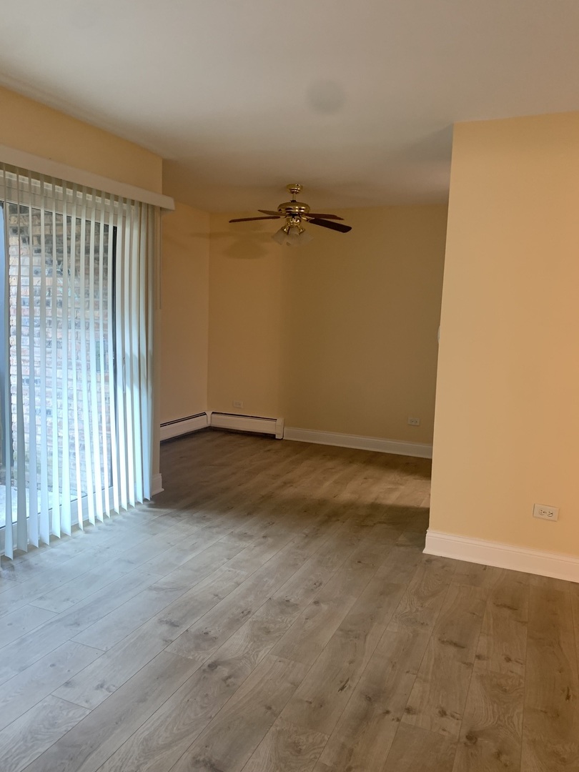 1813 Hemlock Place #107, Schaumburg, IL 60173