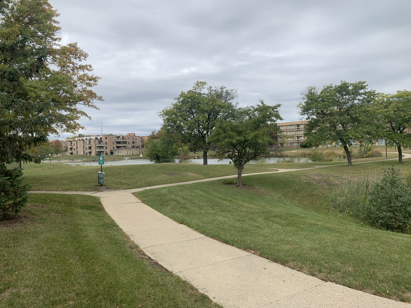 1813 Hemlock Place #107, Schaumburg, IL 60173