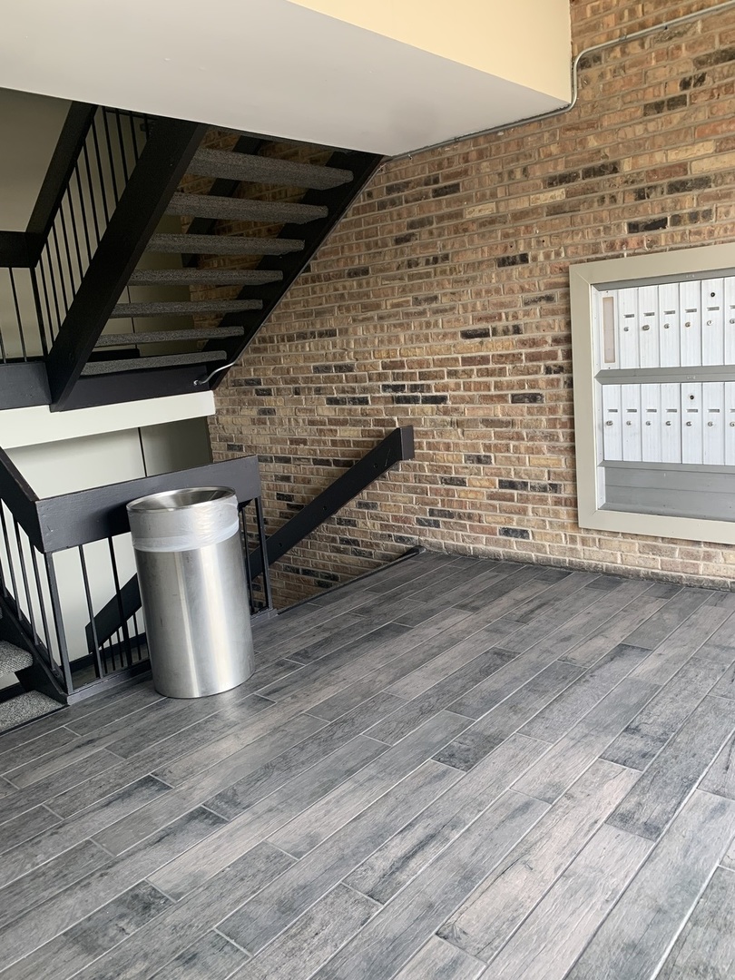 1813 Hemlock Place #107, Schaumburg, IL 60173