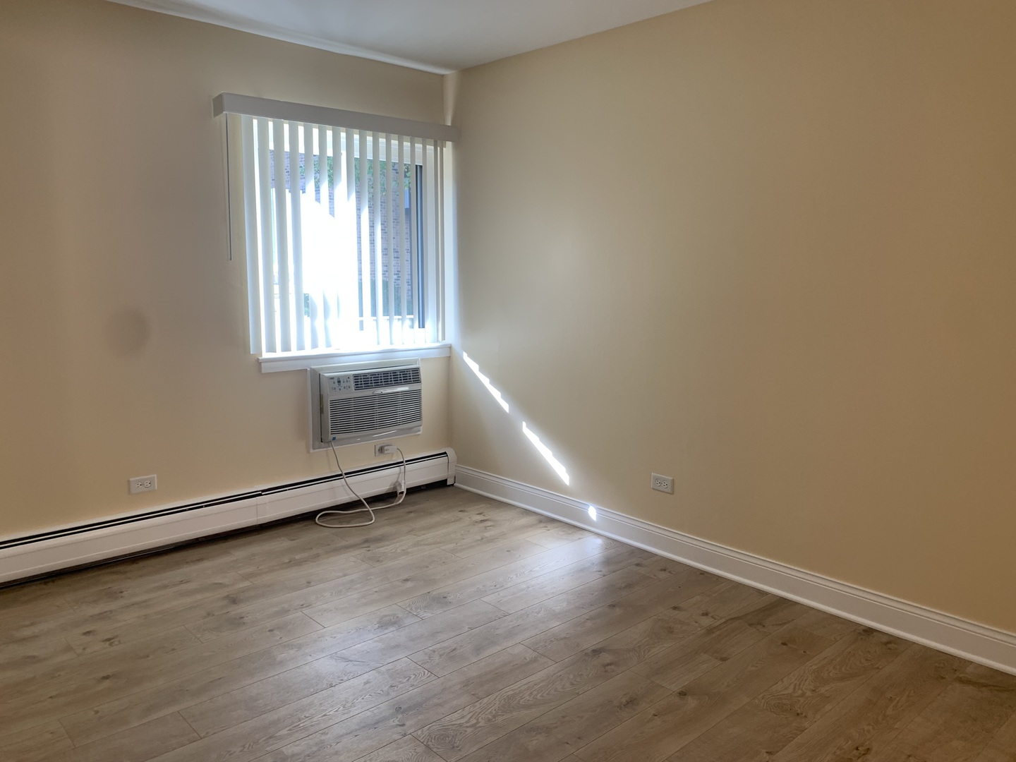 1813 Hemlock Place #107, Schaumburg, IL 60173