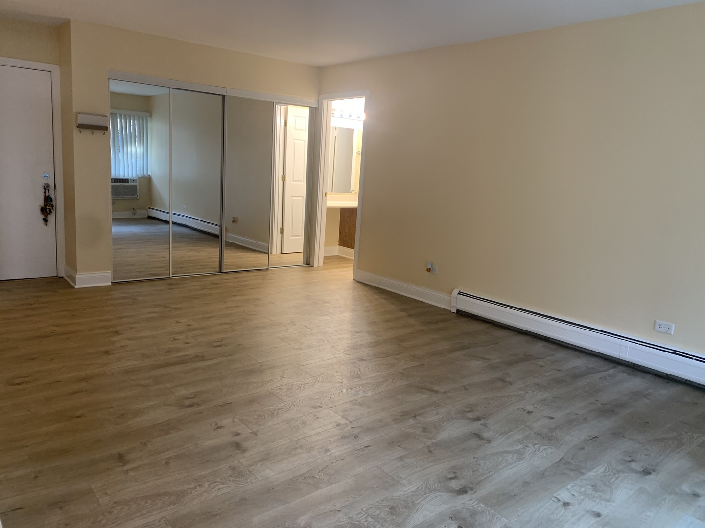 1813 Hemlock Place #107, Schaumburg, IL 60173