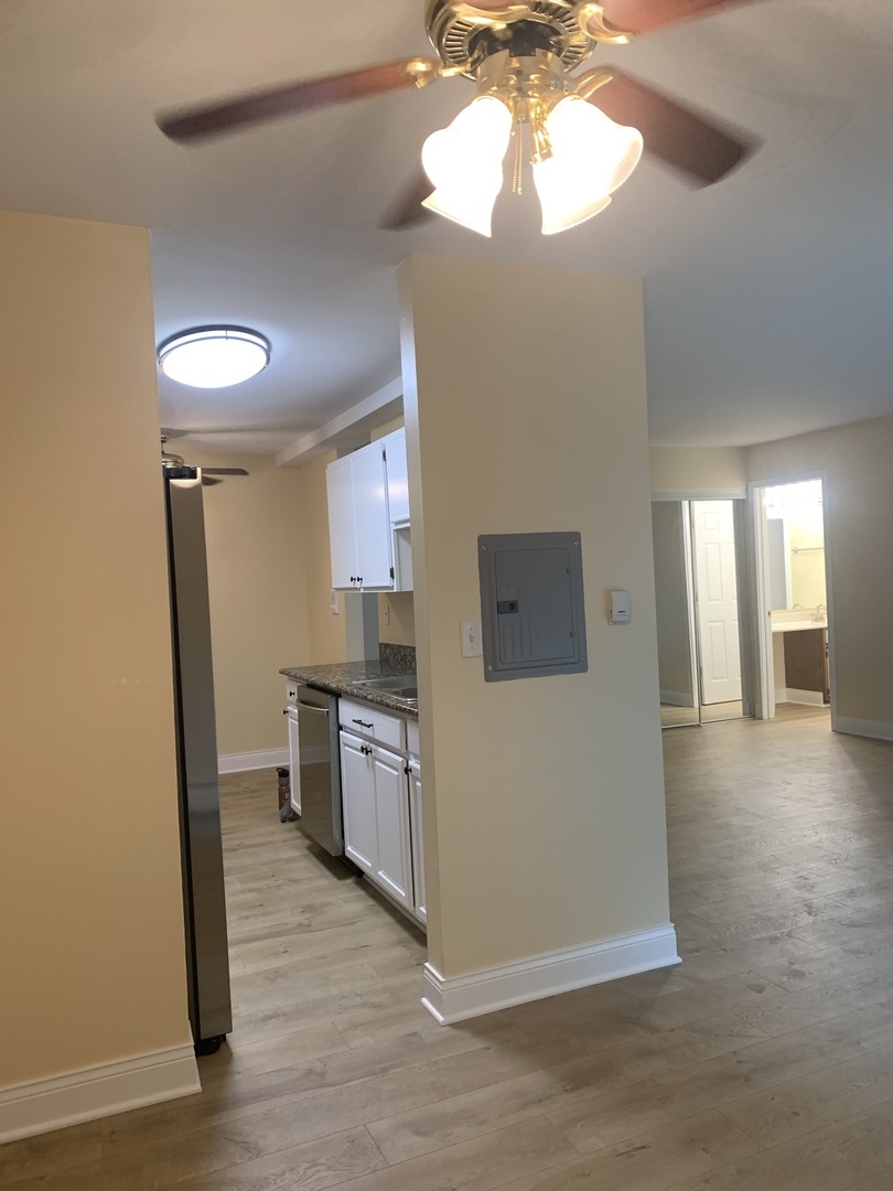 1813 Hemlock Place #107, Schaumburg, IL 60173