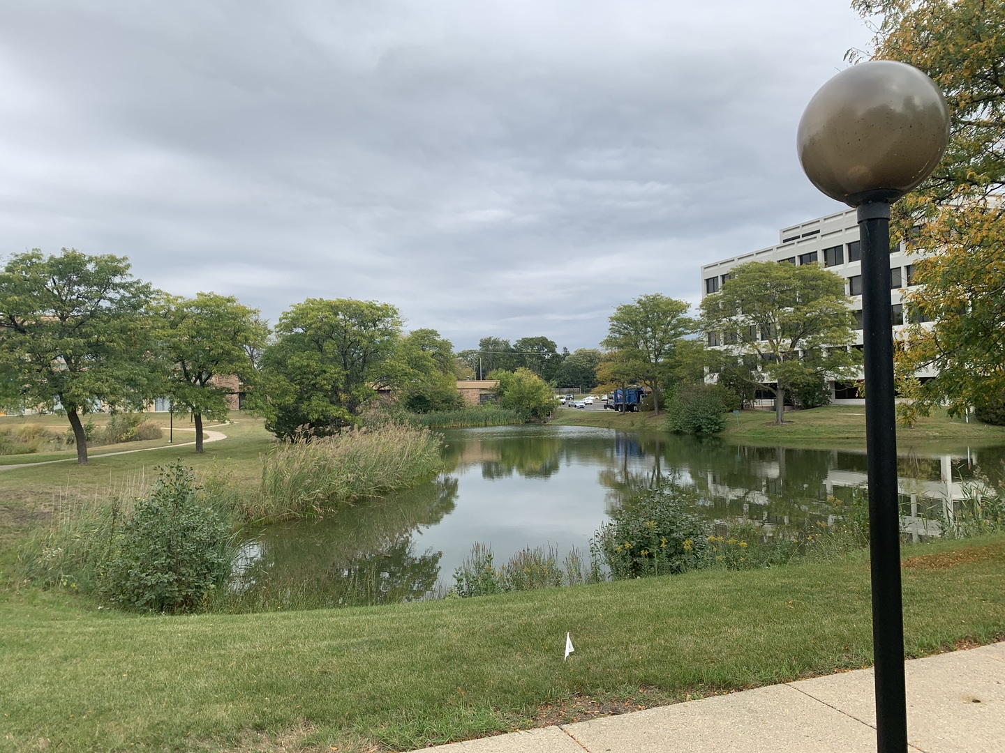 1813 Hemlock Place #107, Schaumburg, IL 60173