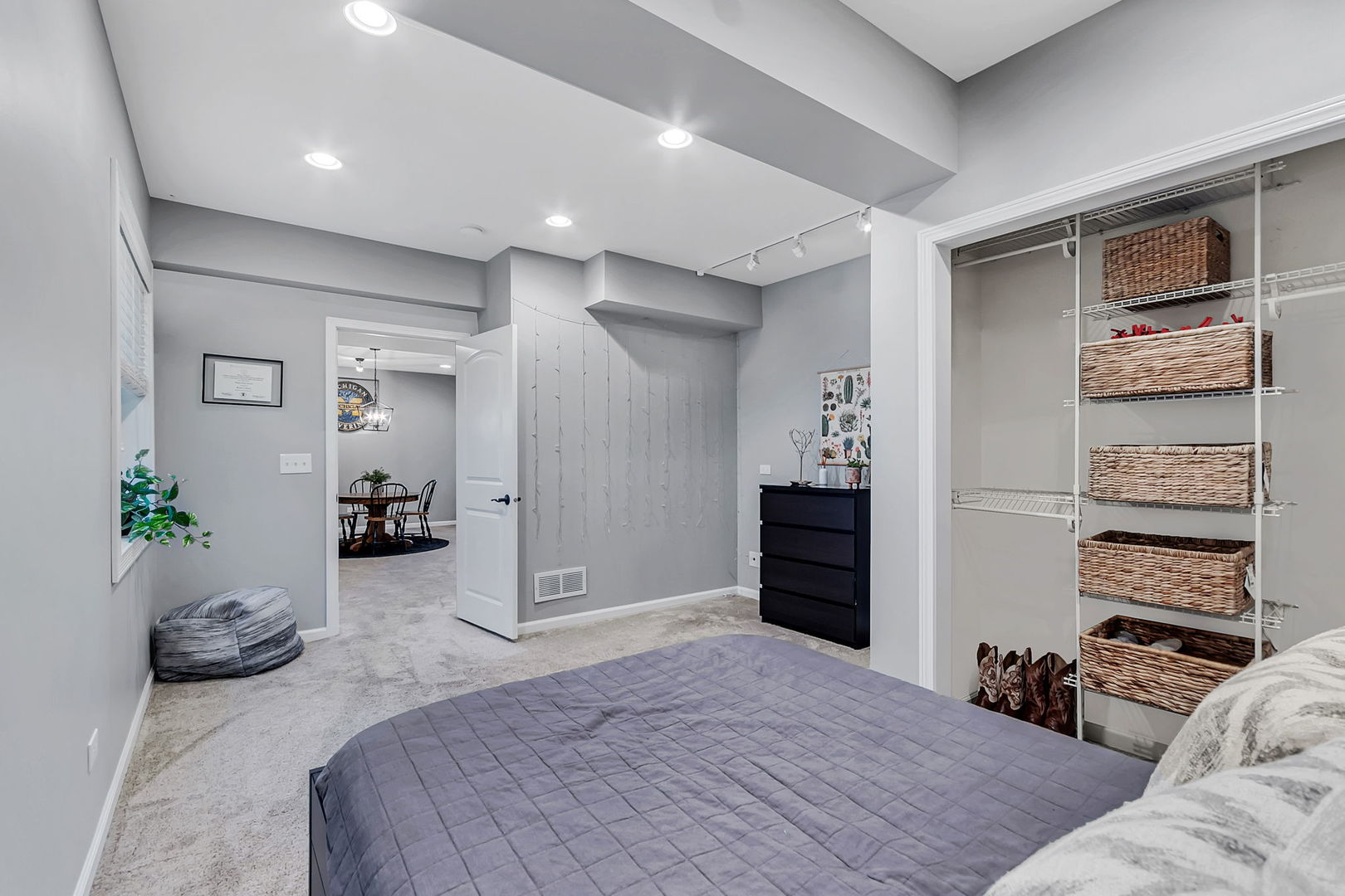 469 Kelly Avenue, Yorkville, IL 60560