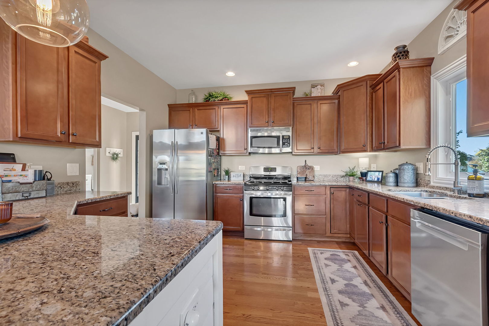 469 Kelly Avenue, Yorkville, IL 60560