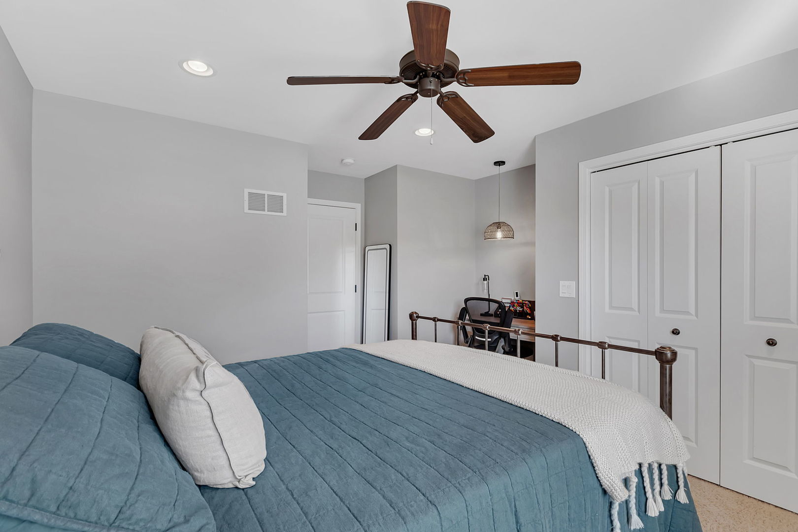 469 Kelly Avenue, Yorkville, IL 60560