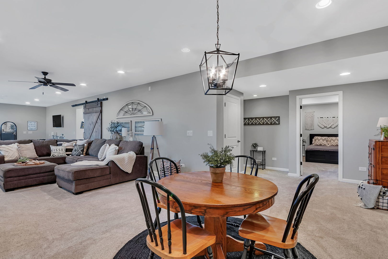 469 Kelly Avenue, Yorkville, IL 60560