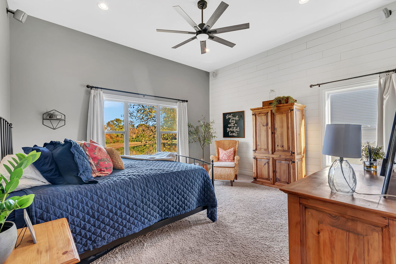 469 Kelly Avenue, Yorkville, IL 60560