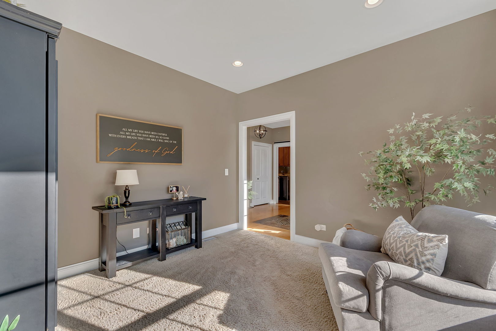 469 Kelly Avenue, Yorkville, IL 60560