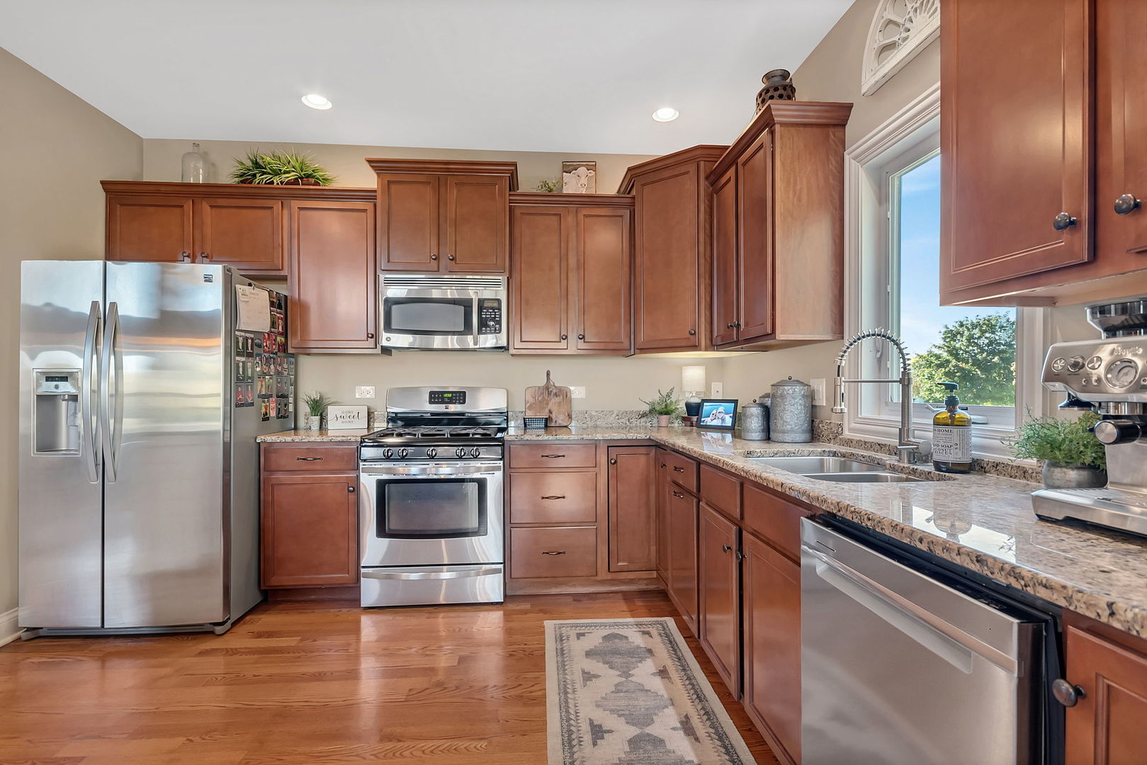 469 Kelly Avenue, Yorkville, IL 60560