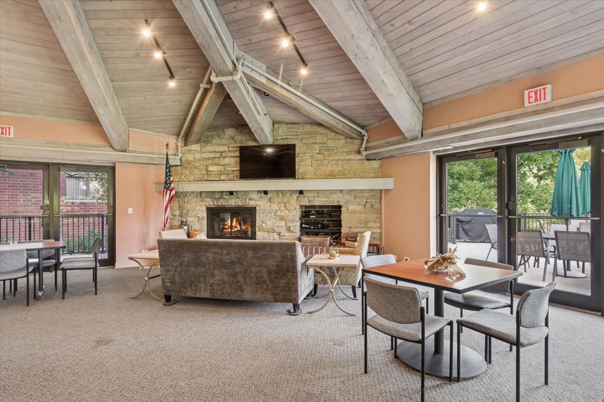 509 Aurora Avenue #209, Naperville, IL 60540