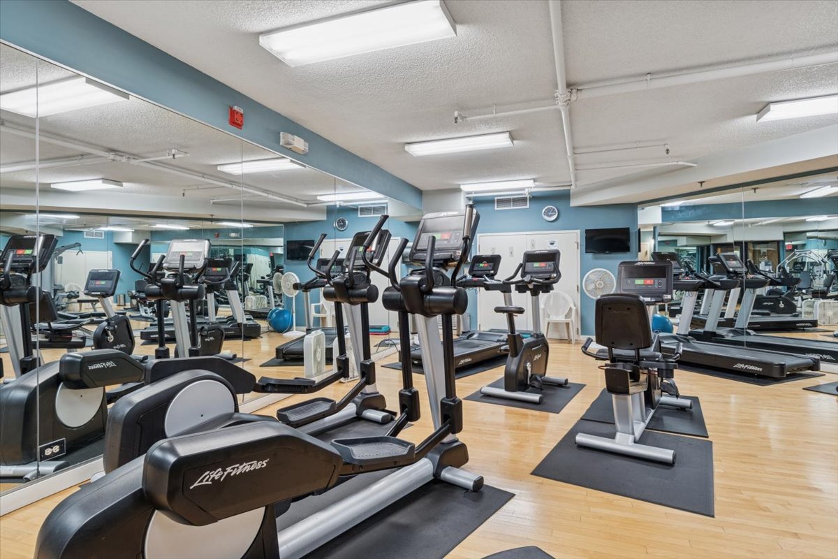 509 Aurora Avenue #209, Naperville, IL 60540