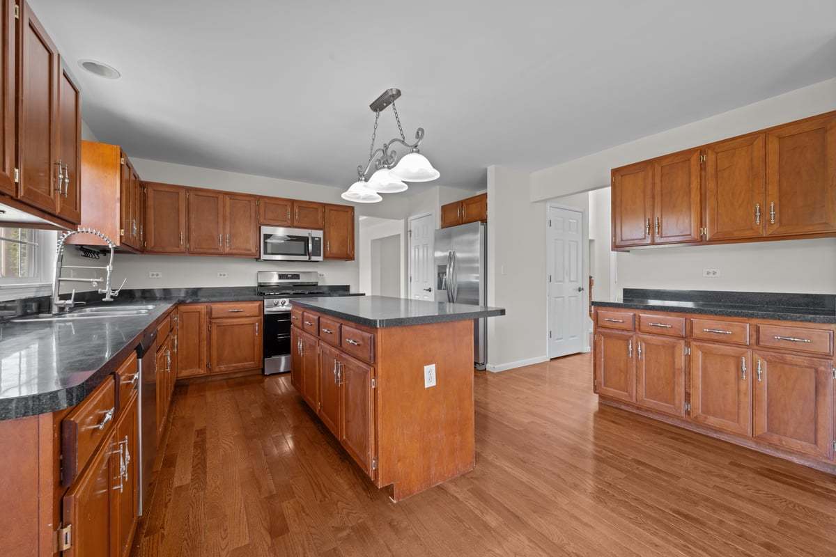 13516 Vicarage Drive, Plainfield, IL 60544