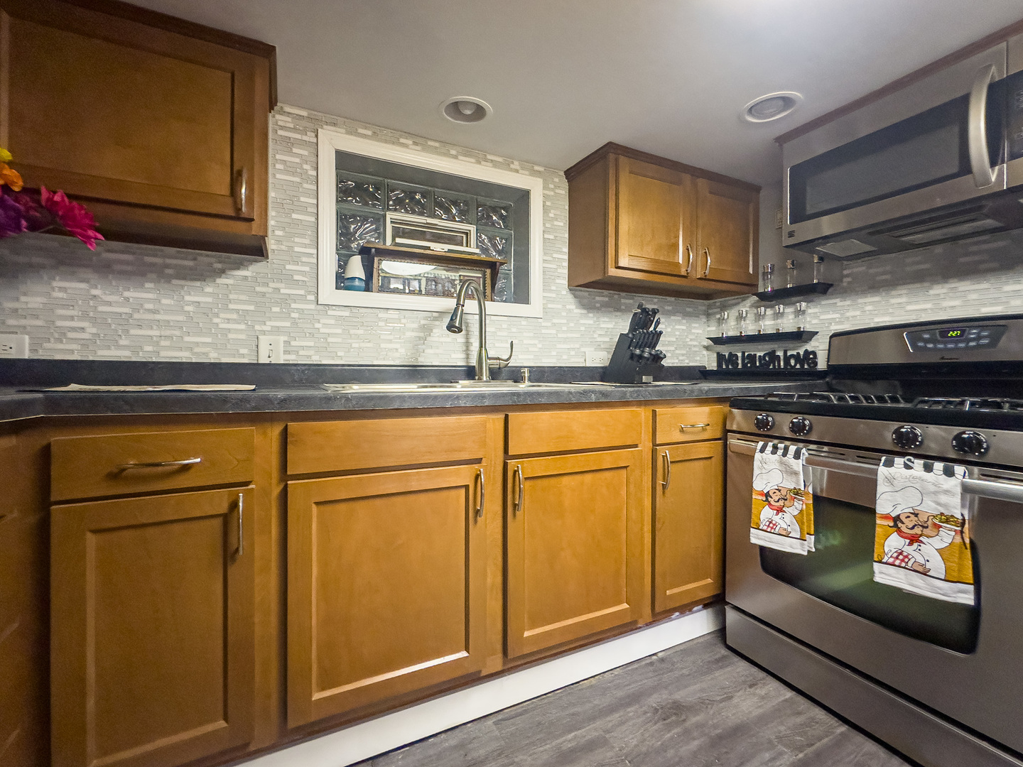 385 E Irving Park Road, Streamwood, IL 60107