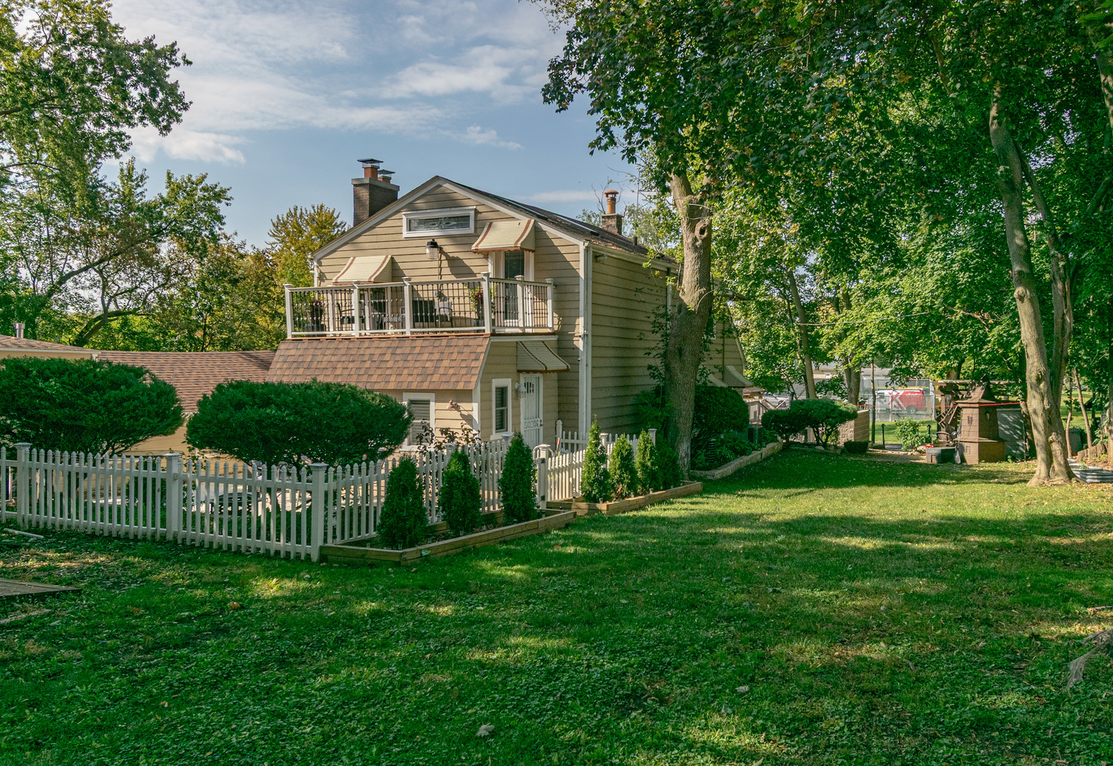 385 E Irving Park Road, Streamwood, IL 60107