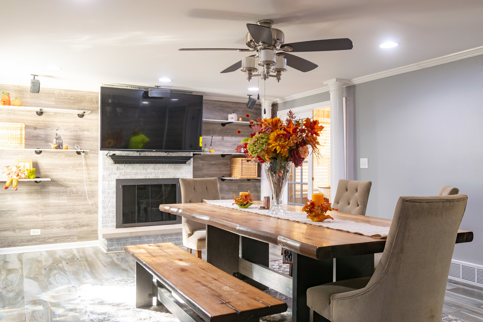 385 E Irving Park Road, Streamwood, IL 60107