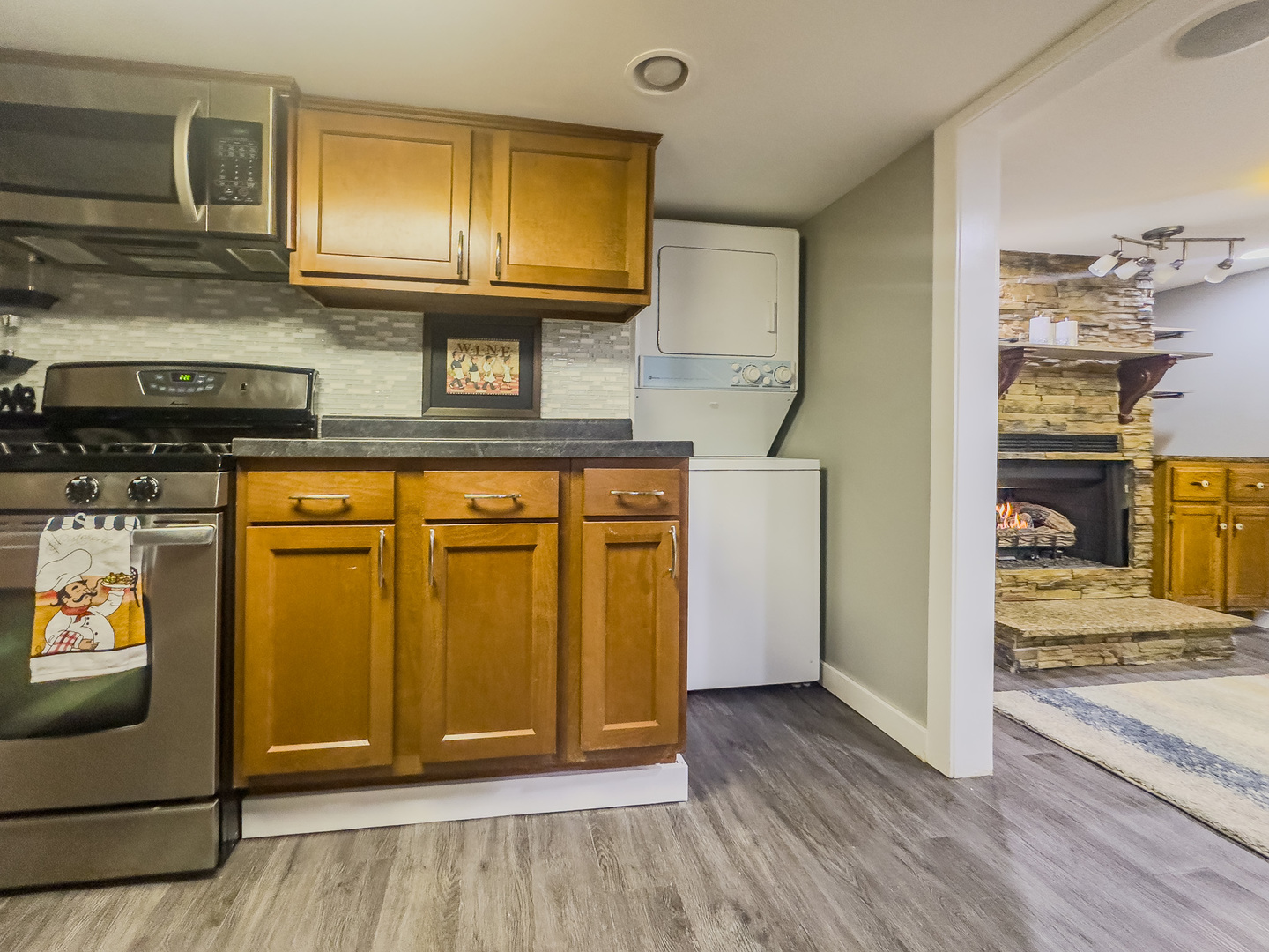 385 E Irving Park Road, Streamwood, IL 60107