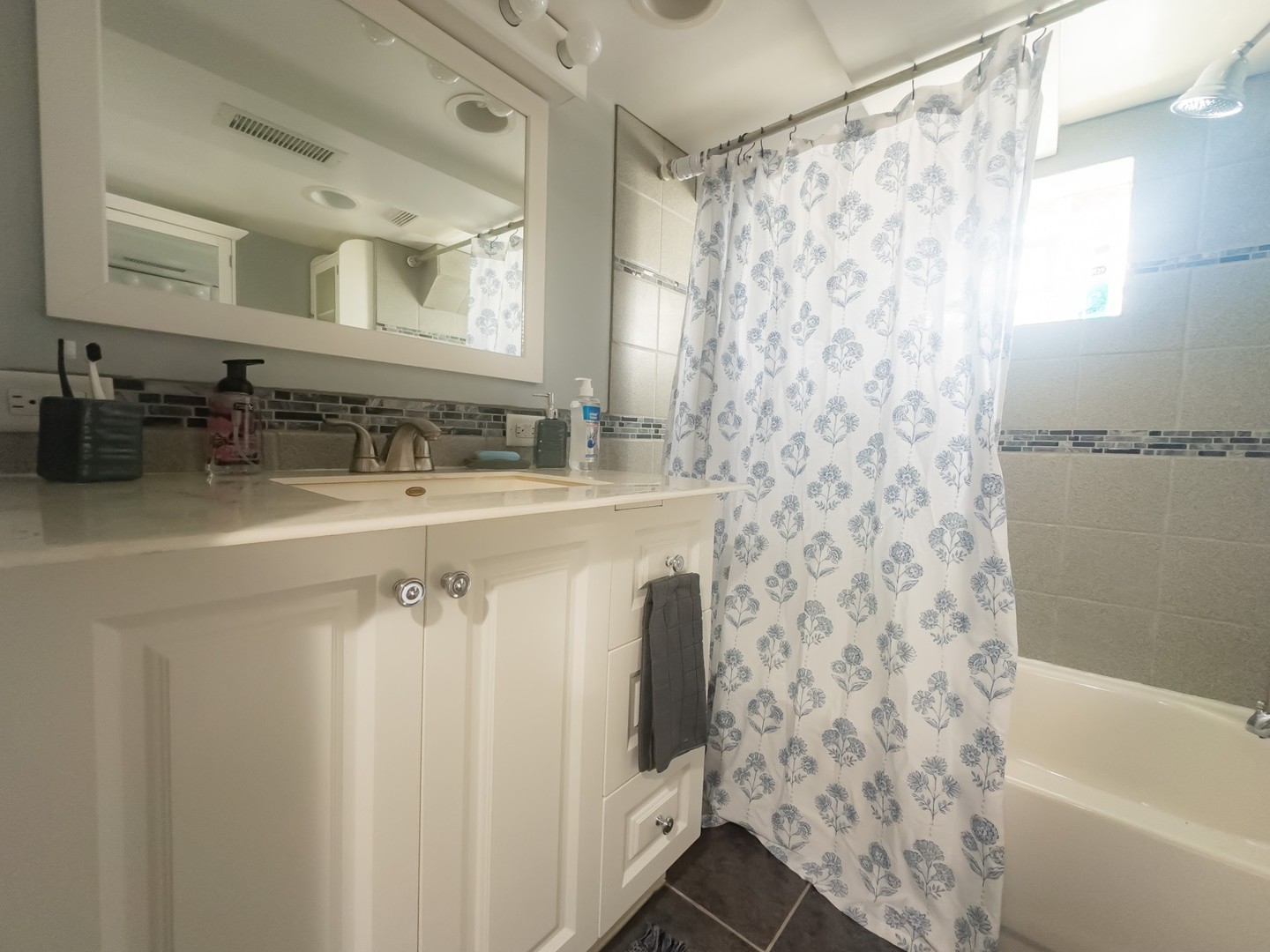 385 E Irving Park Road, Streamwood, IL 60107