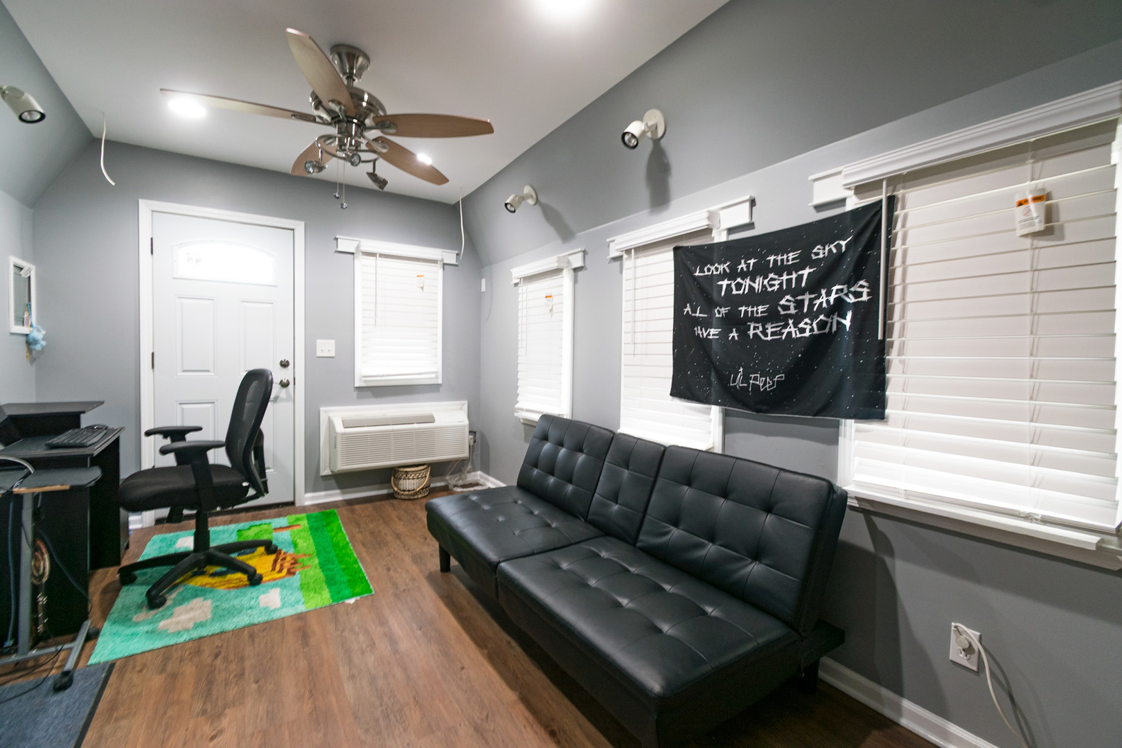 385 E Irving Park Road, Streamwood, IL 60107