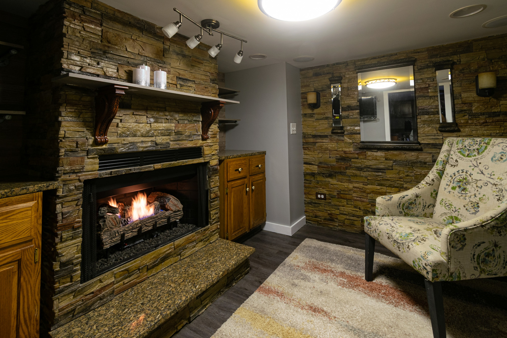 385 E Irving Park Road, Streamwood, IL 60107