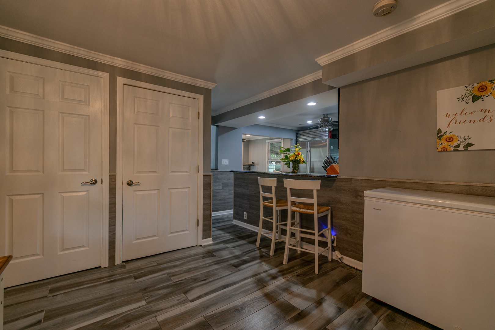 385 E Irving Park Road, Streamwood, IL 60107