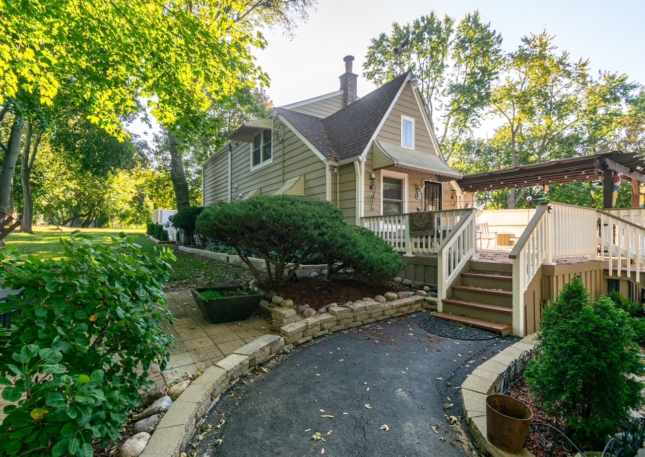 385 E Irving Park Road, Streamwood, IL 60107
