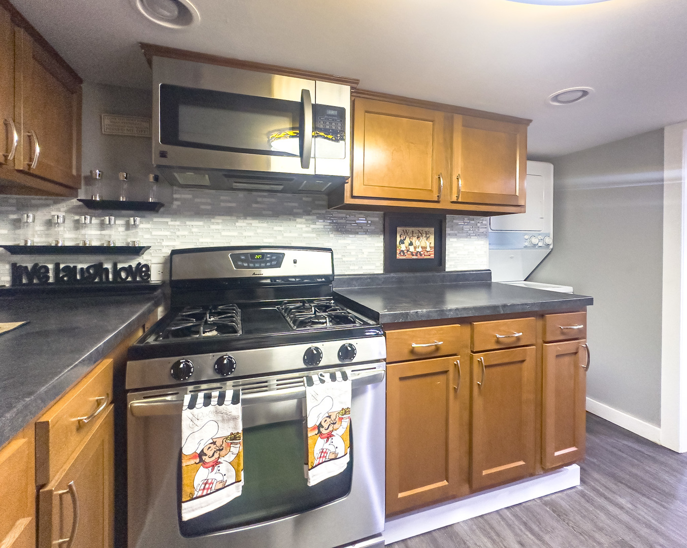 385 E Irving Park Road, Streamwood, IL 60107