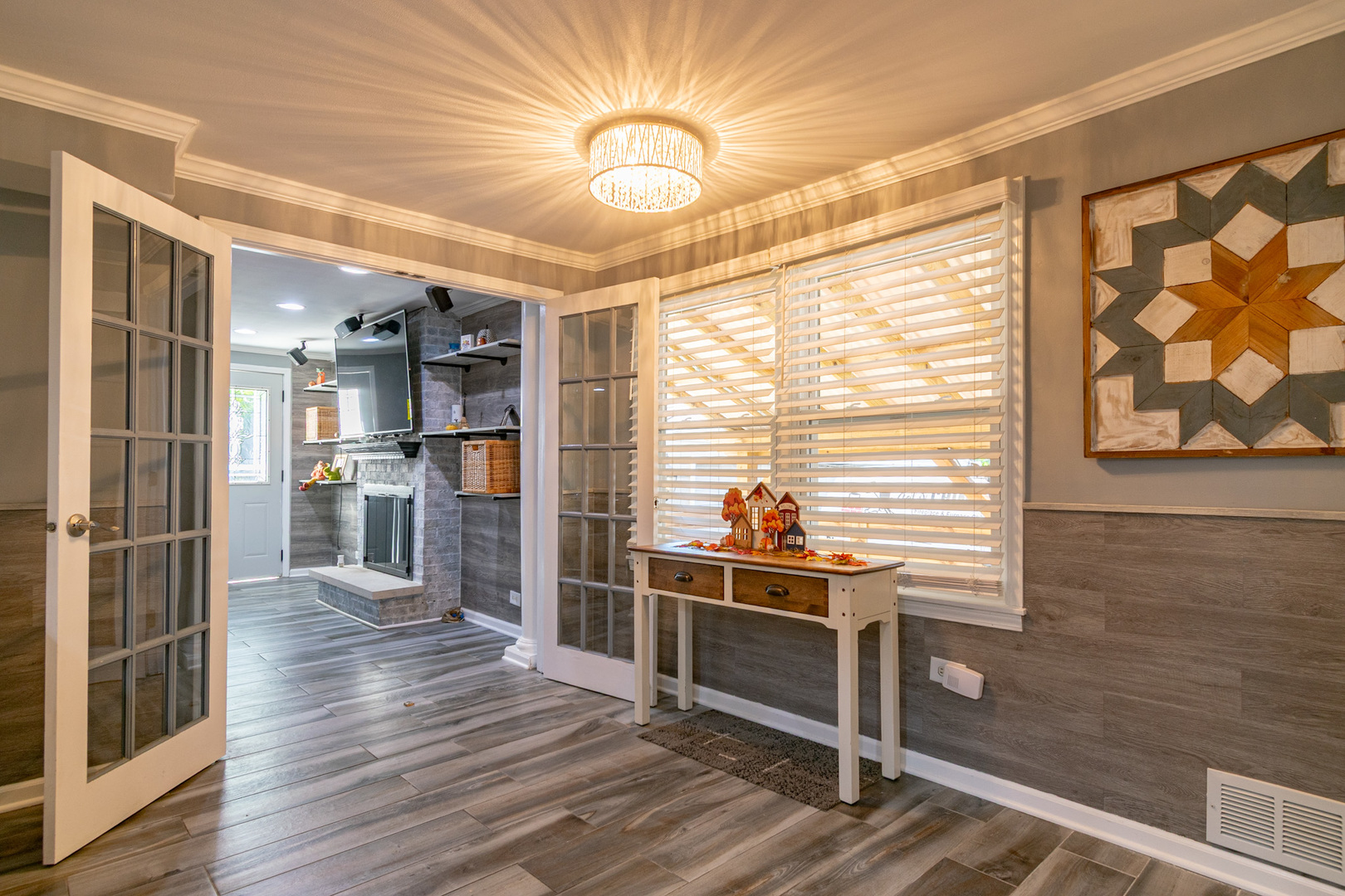 385 E Irving Park Road, Streamwood, IL 60107