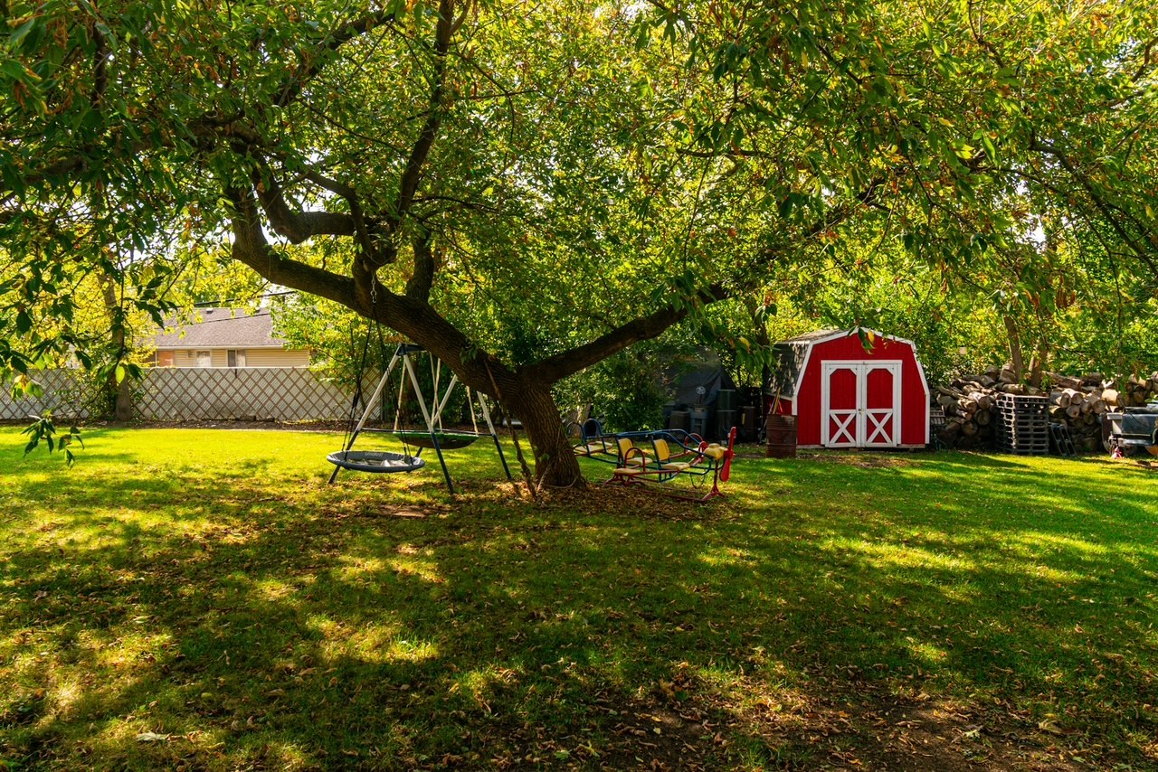 385 E Irving Park Road, Streamwood, IL 60107