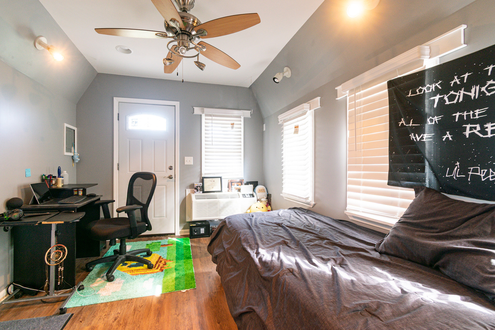 385 E Irving Park Road, Streamwood, IL 60107