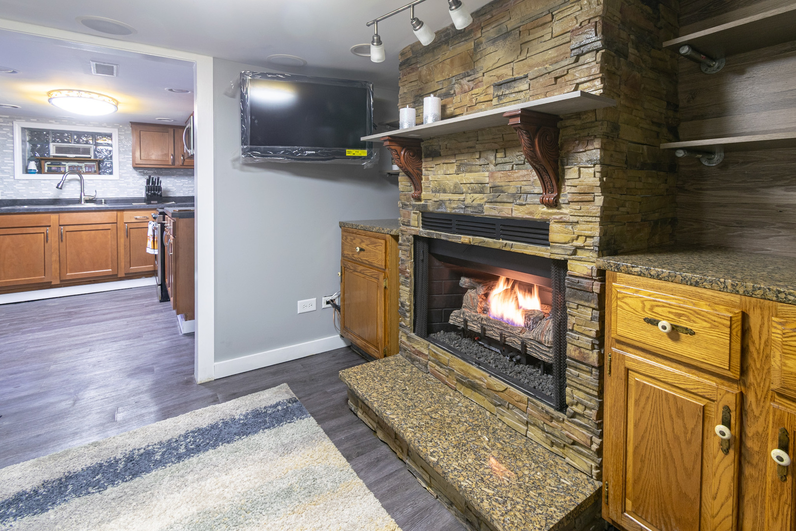 385 E Irving Park Road, Streamwood, IL 60107