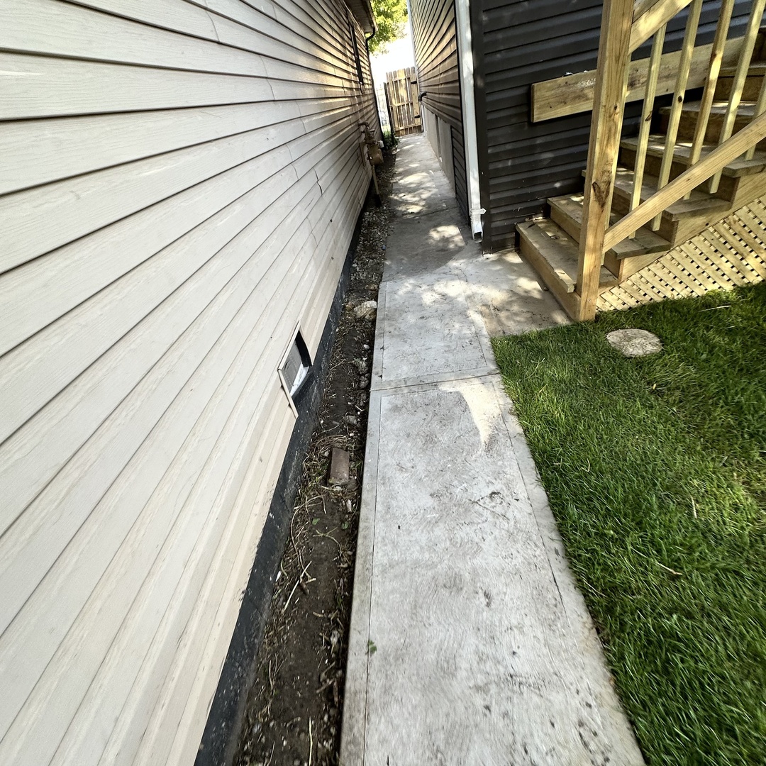 7918 S Anthony Avenue, Chicago, IL 60619