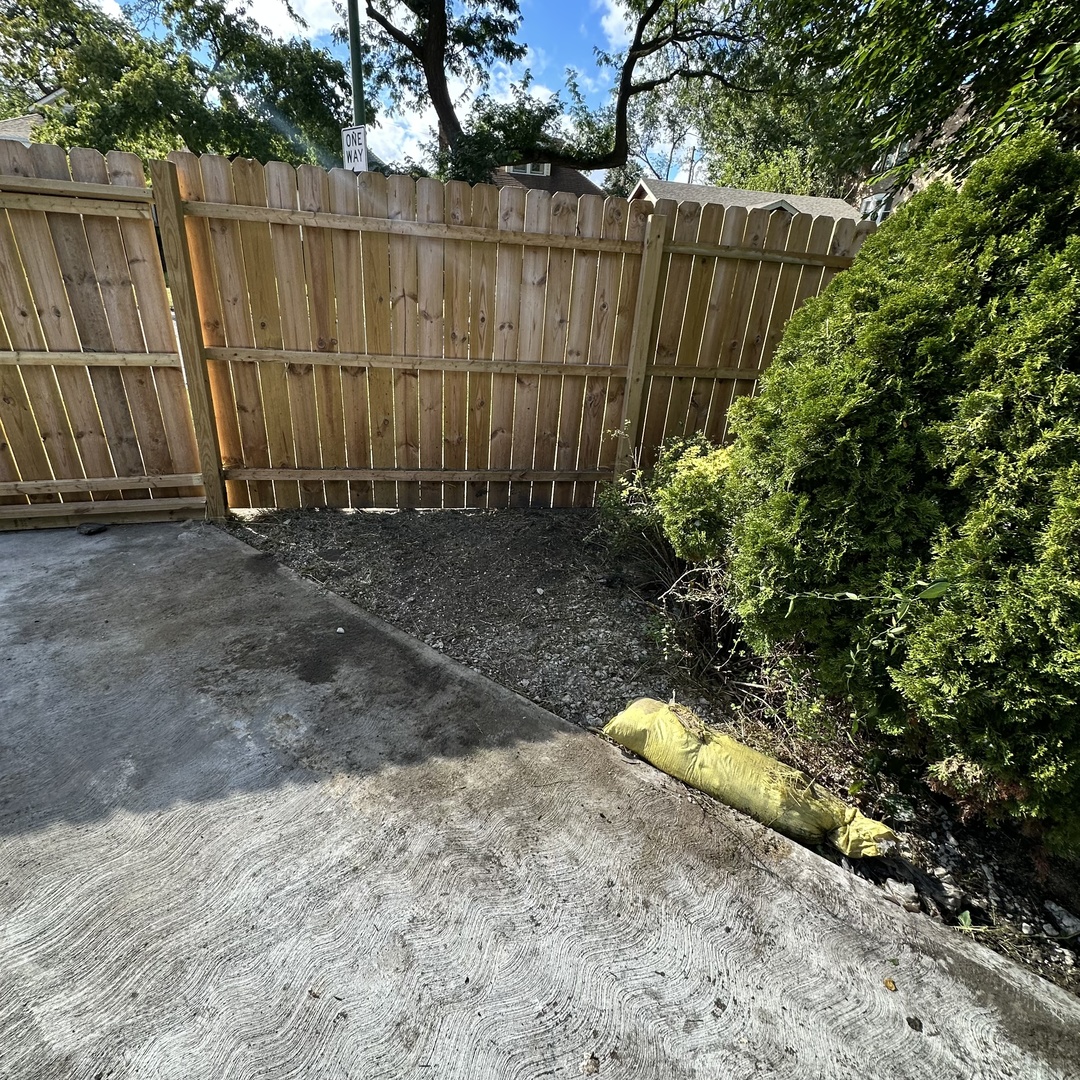 7918 S Anthony Avenue, Chicago, IL 60619