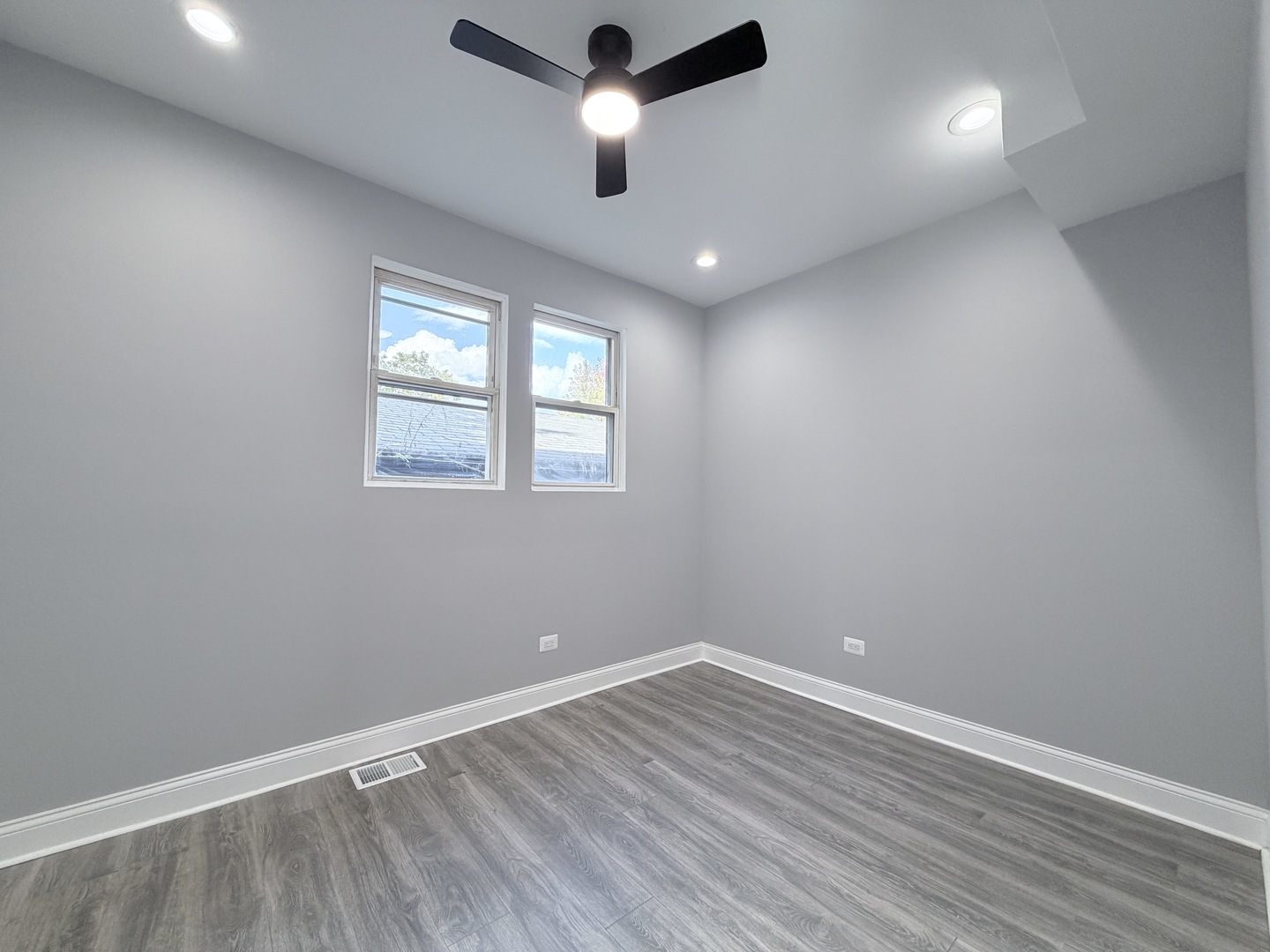 7918 S Anthony Avenue, Chicago, IL 60619