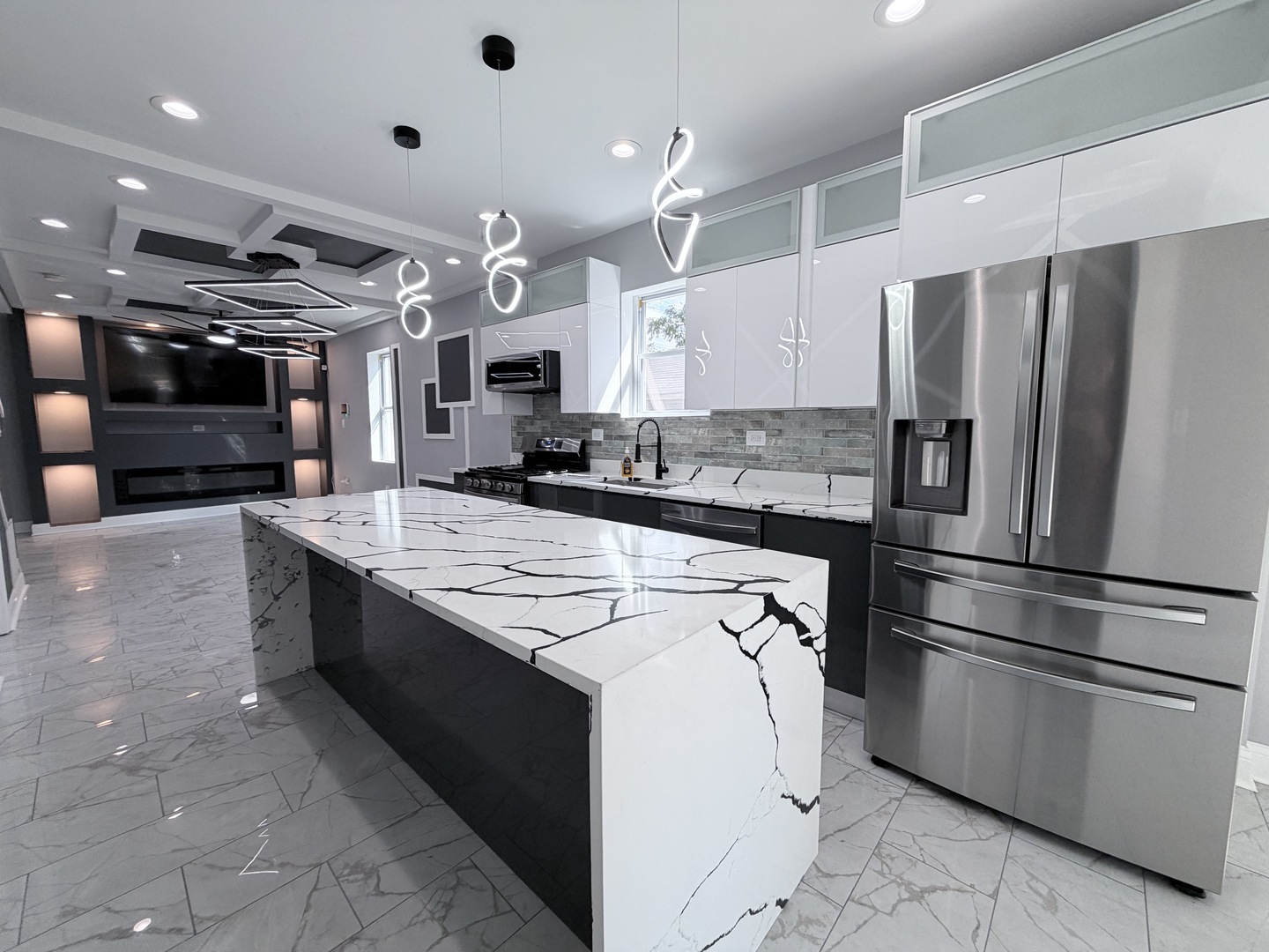 7918 S Anthony Avenue, Chicago, IL 60619