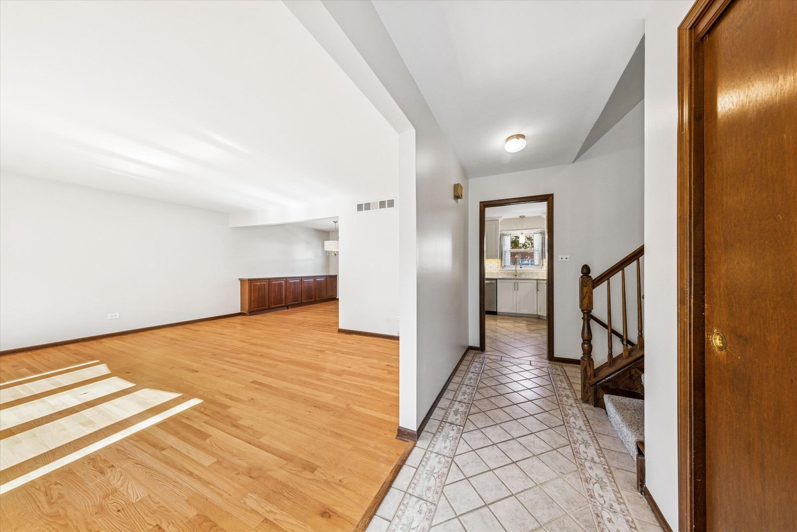 1310 Iroquois Lane, Darien, IL 60561