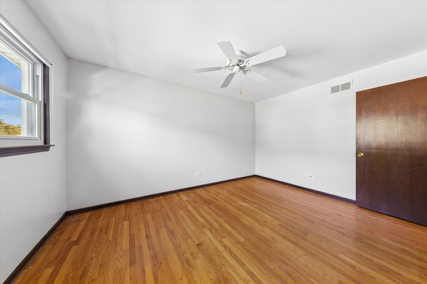 1310 Iroquois Lane, Darien, IL 60561