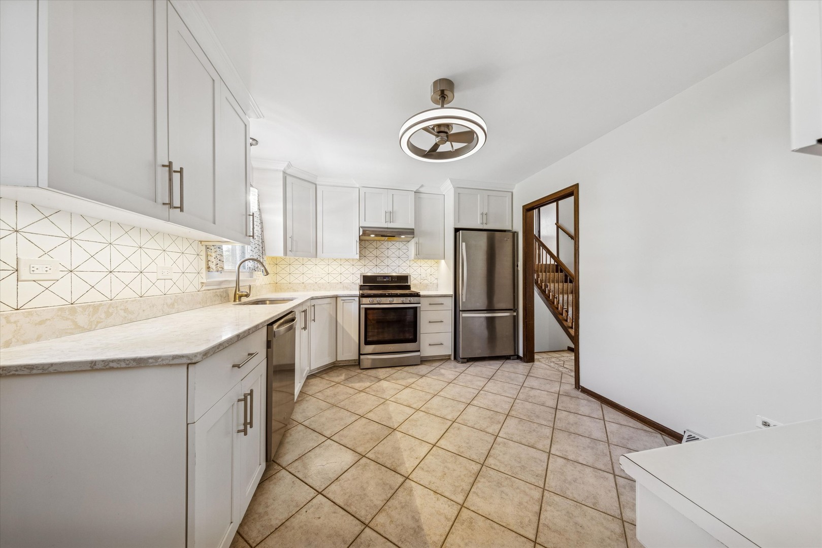 1310 Iroquois Lane, Darien, IL 60561