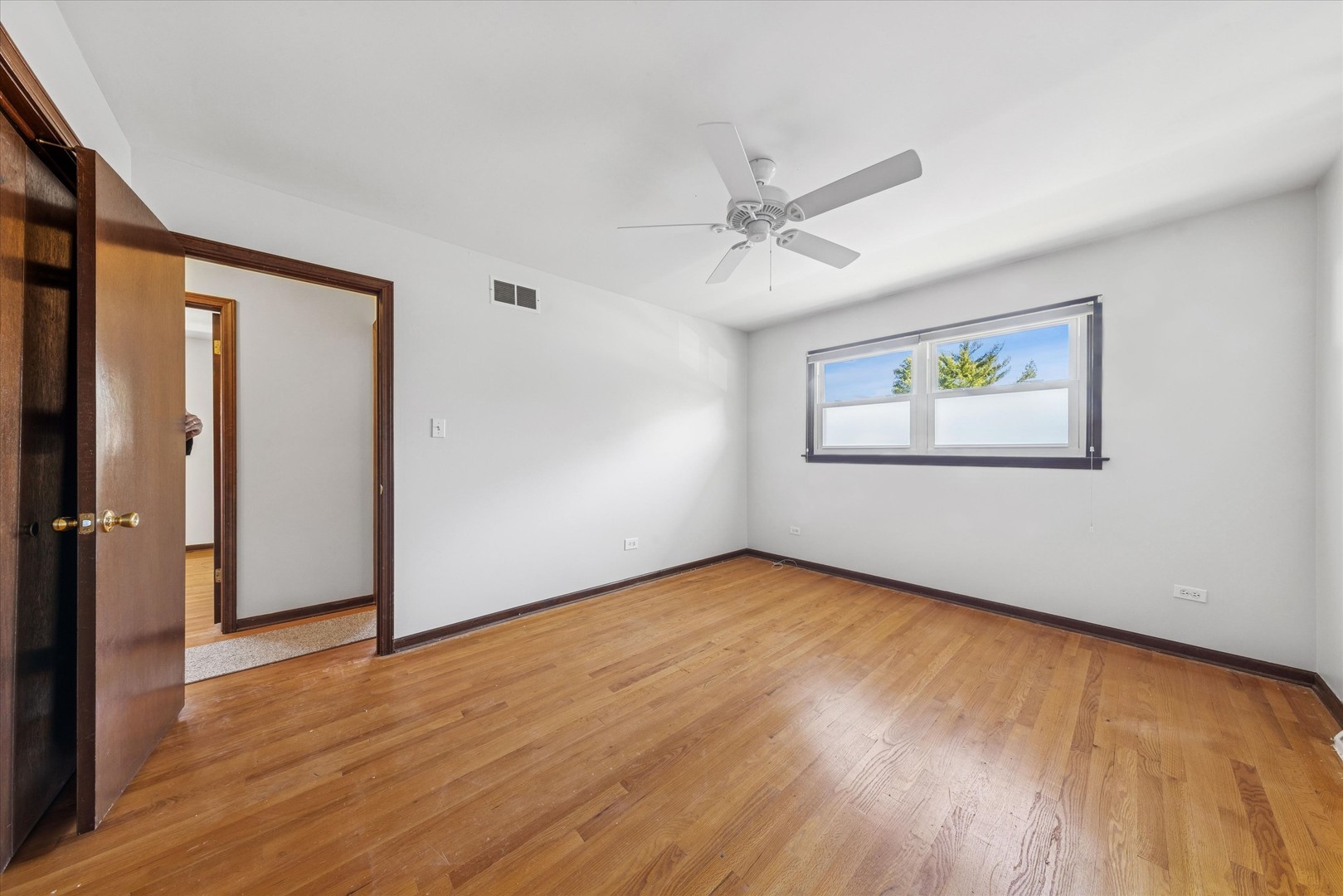 1310 Iroquois Lane, Darien, IL 60561