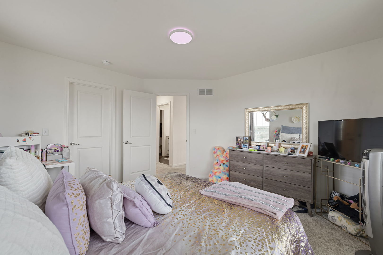 1009 Persimmon Court, Crystal Lake, IL 60012