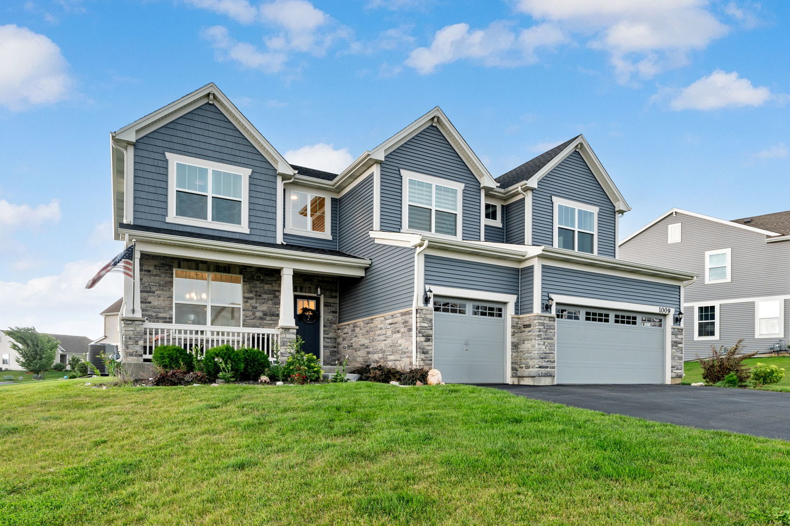 1009 Persimmon Court, Crystal Lake, IL 60012