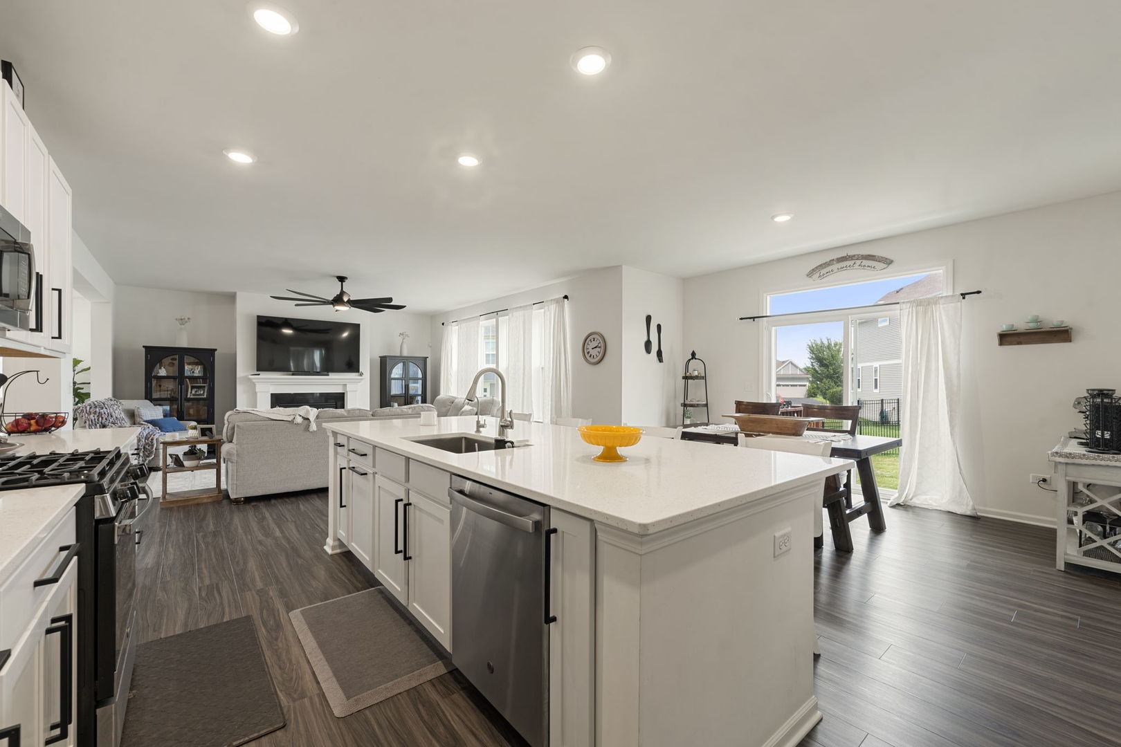 1009 Persimmon Court, Crystal Lake, IL 60012