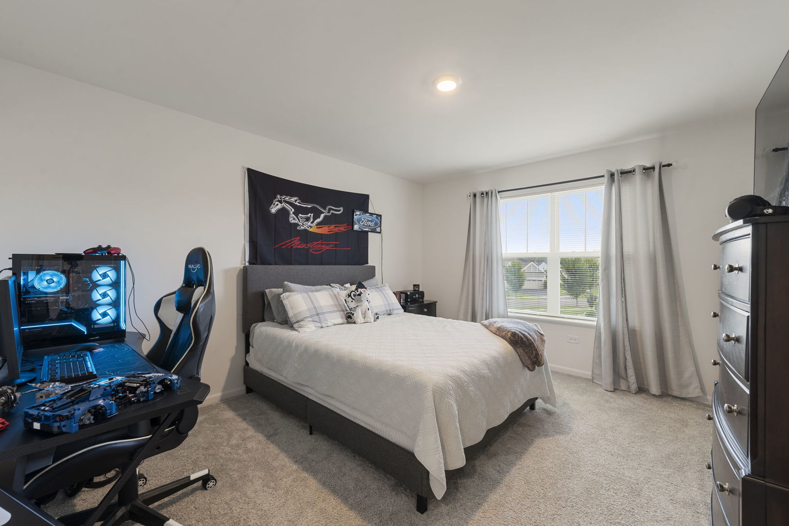 1009 Persimmon Court, Crystal Lake, IL 60012