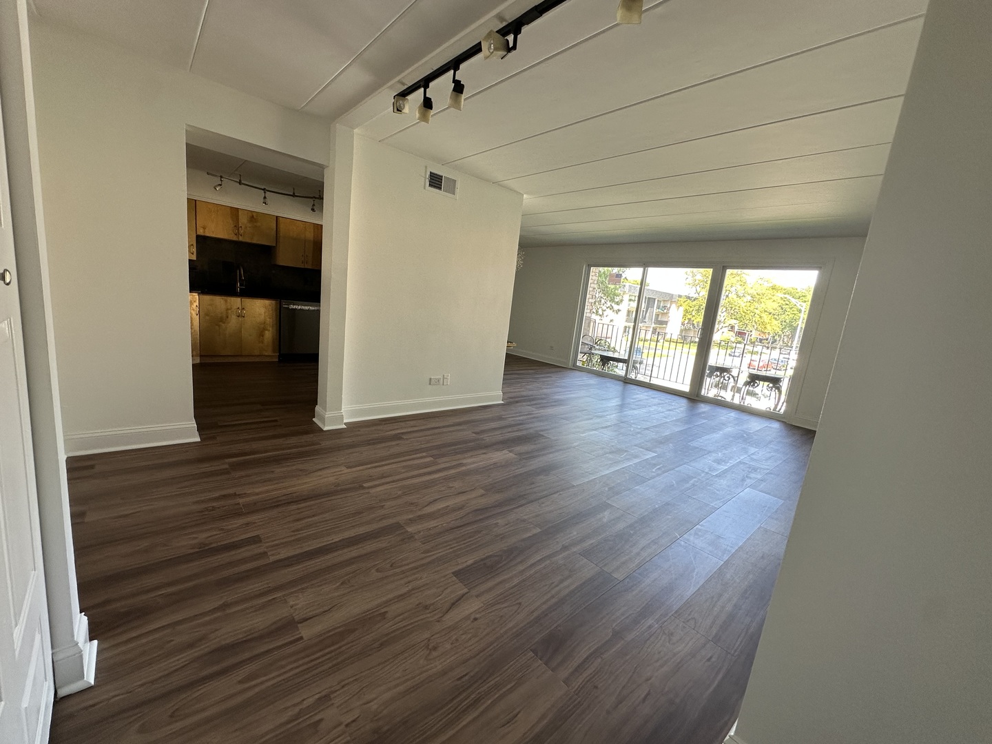 5621 W 104th Street #B2, Oak Lawn, IL 60453